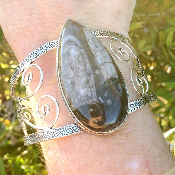 New Fossilized Orthoceras 925 Silver Cuff Bracelet. - Picture 11 of 16